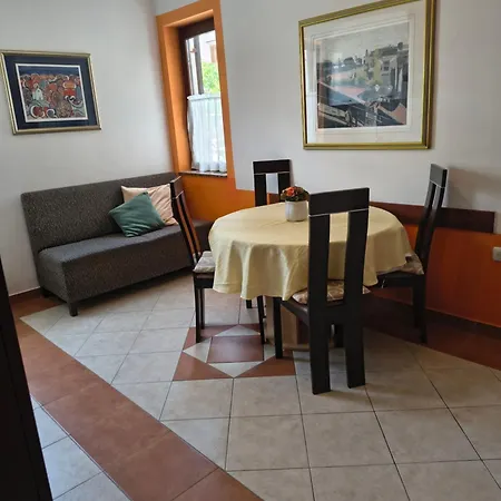 Ivana Apartman *